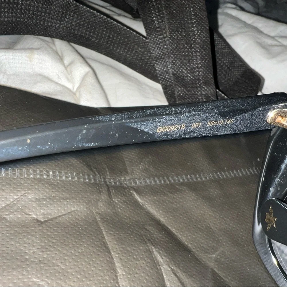 Gucci Black and Gold Eyewear - Picture 5 of 6